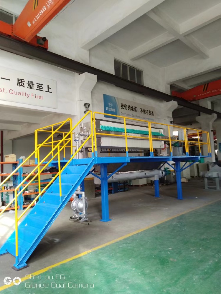 美國客戶的高壓隔膜壓濾機和操作平台